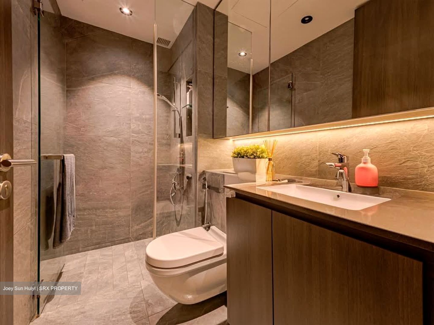 The Arte (D12), Condominium #587631331